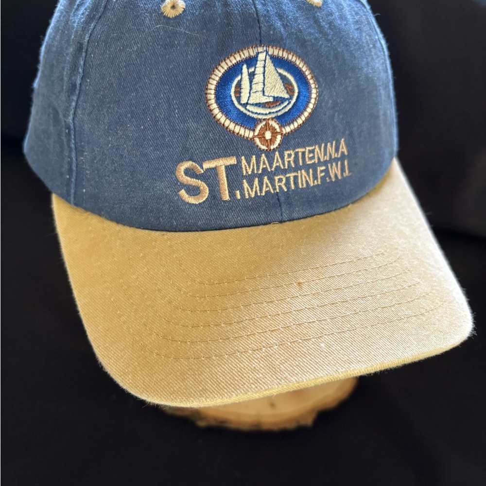Blue and Tan St. Maarten Cap